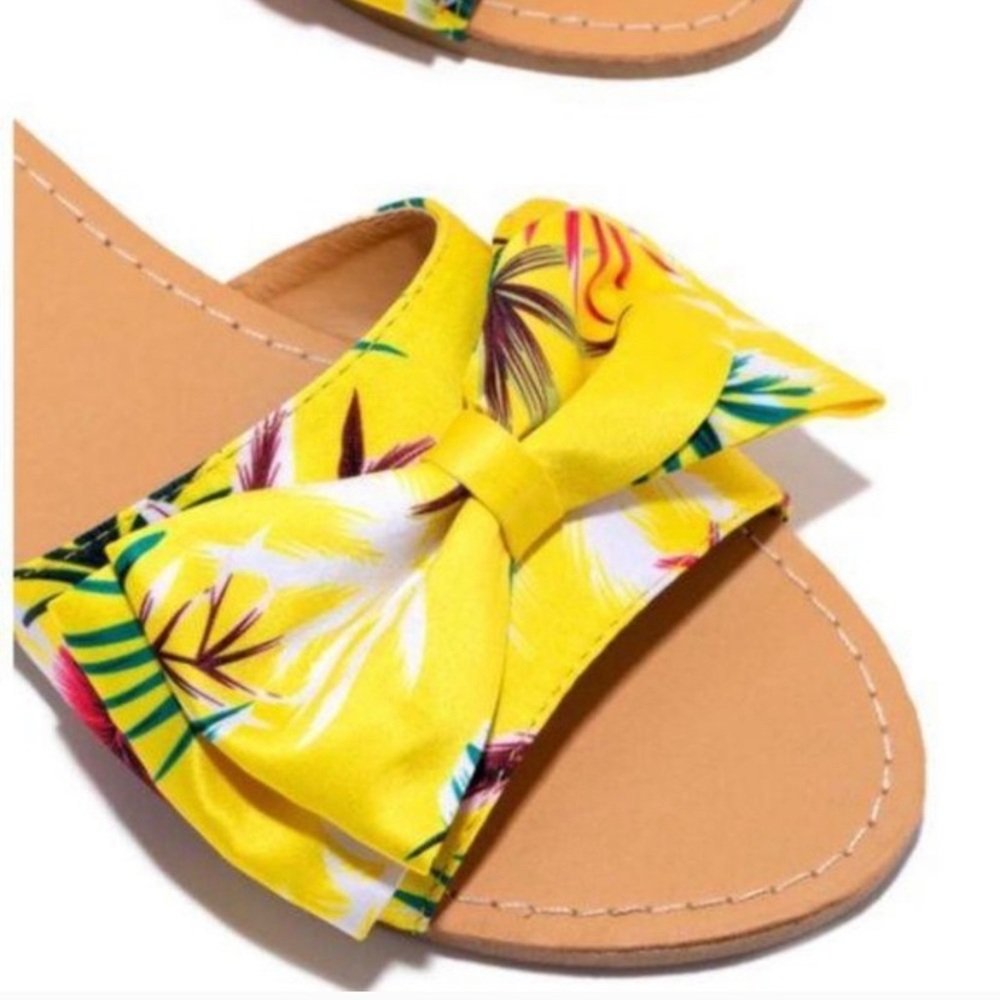 Yellow Floral Slide - Picture 4 of 6